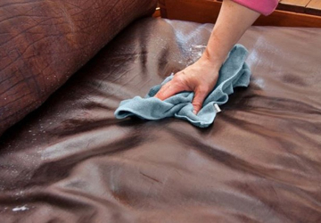 Mẹo vệ sinh sofa bị mốc hiệu quả, nhanh chóng